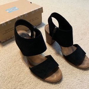 TOMS Suede Heels size 9 🖤
